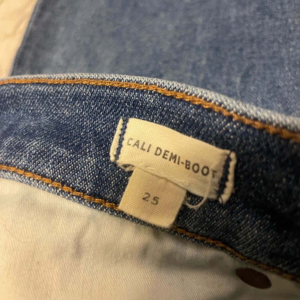Madewell Cali Demi-Boot Jeans High Rise Fair Trade Denim Size 25 in Bodney Wash - Picture 8 of 9